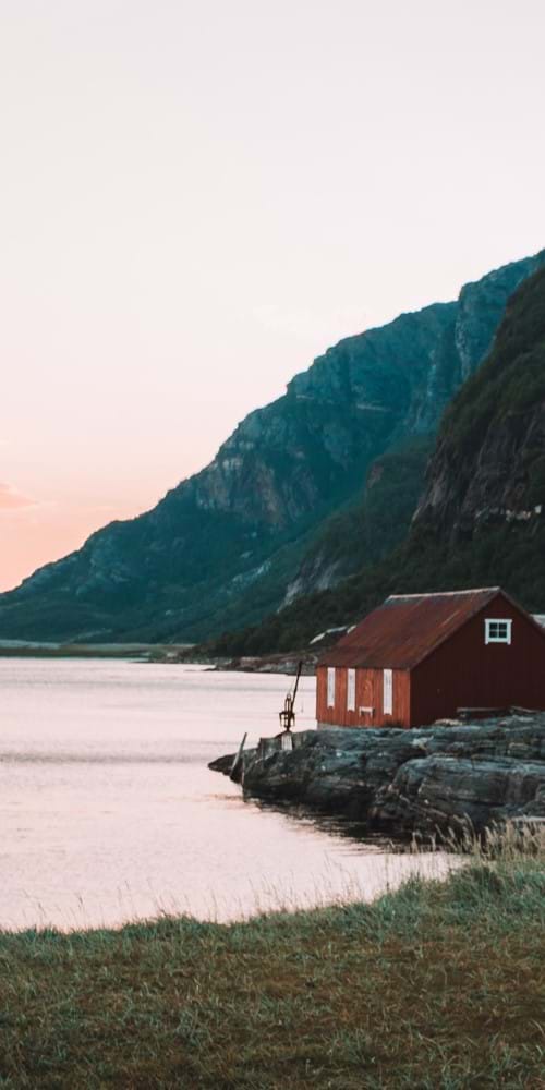 Norwegian house by lake